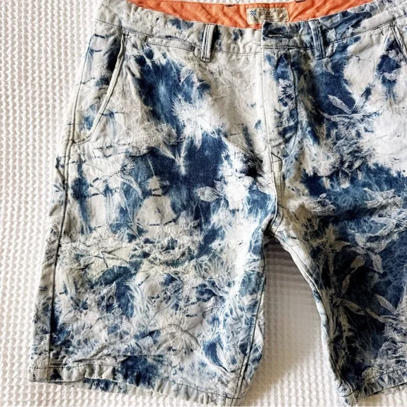 SCOTCH & SODA DARK INDIGO SPLATTER TIE-DYE WHITE DENIM SHORTS sz 31 DISTRESSED - Picture 2 of 7